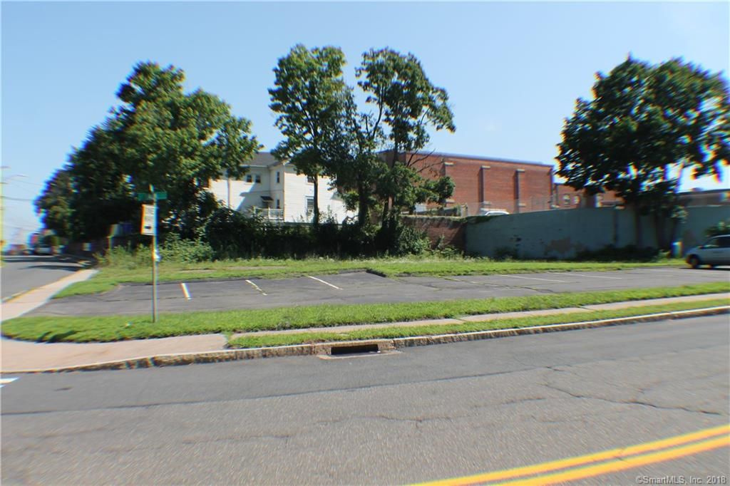 9 N Main St, Enfield, CT 06082